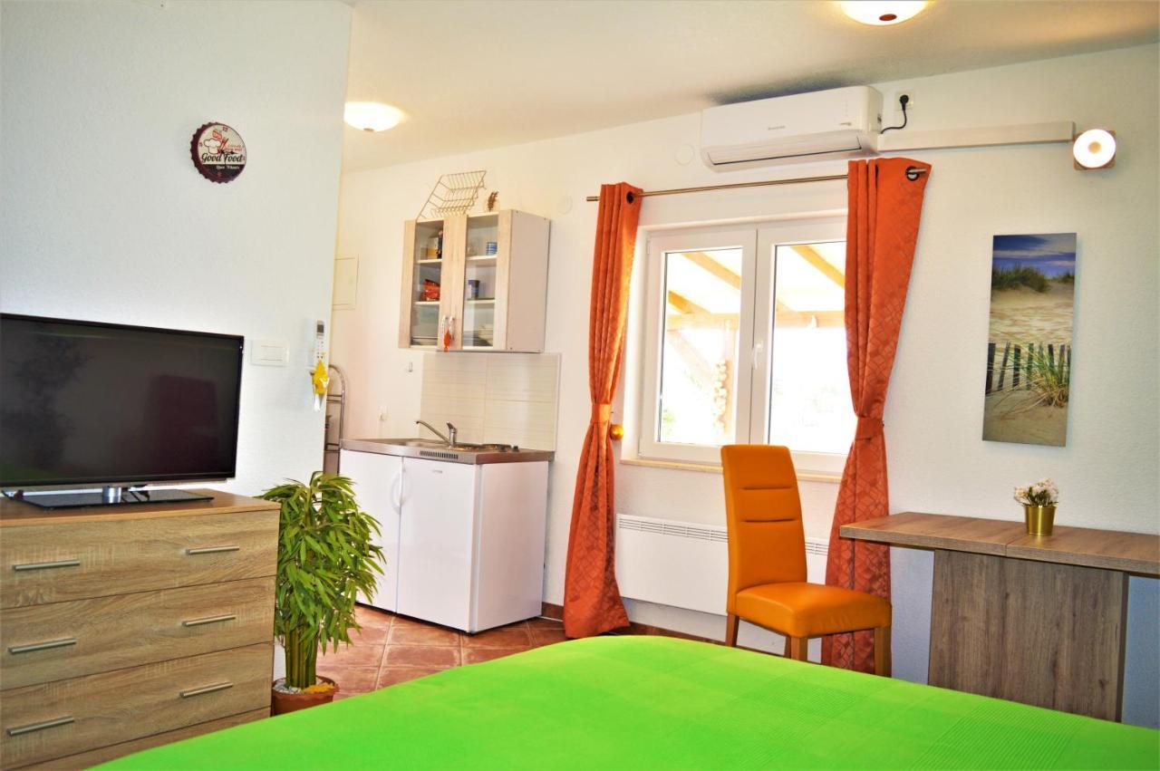 Studio Apartments Luka Biograd - Benkovac Exteriér fotografie