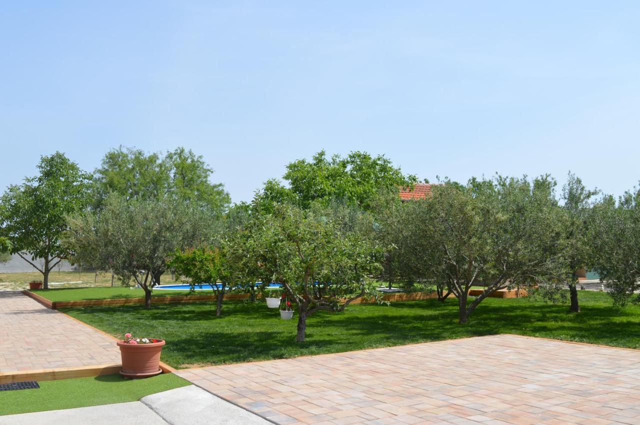 Studio Apartments Luka Biograd - Benkovac Exteriér fotografie
